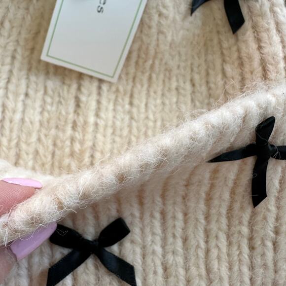New! Arvores Women’s Cream & Black Ribbon Bows Beanie (K0088) - Picture 7 of 10
